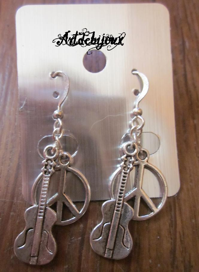 Boucles d'oreilles guitares et peace and love fantaisie